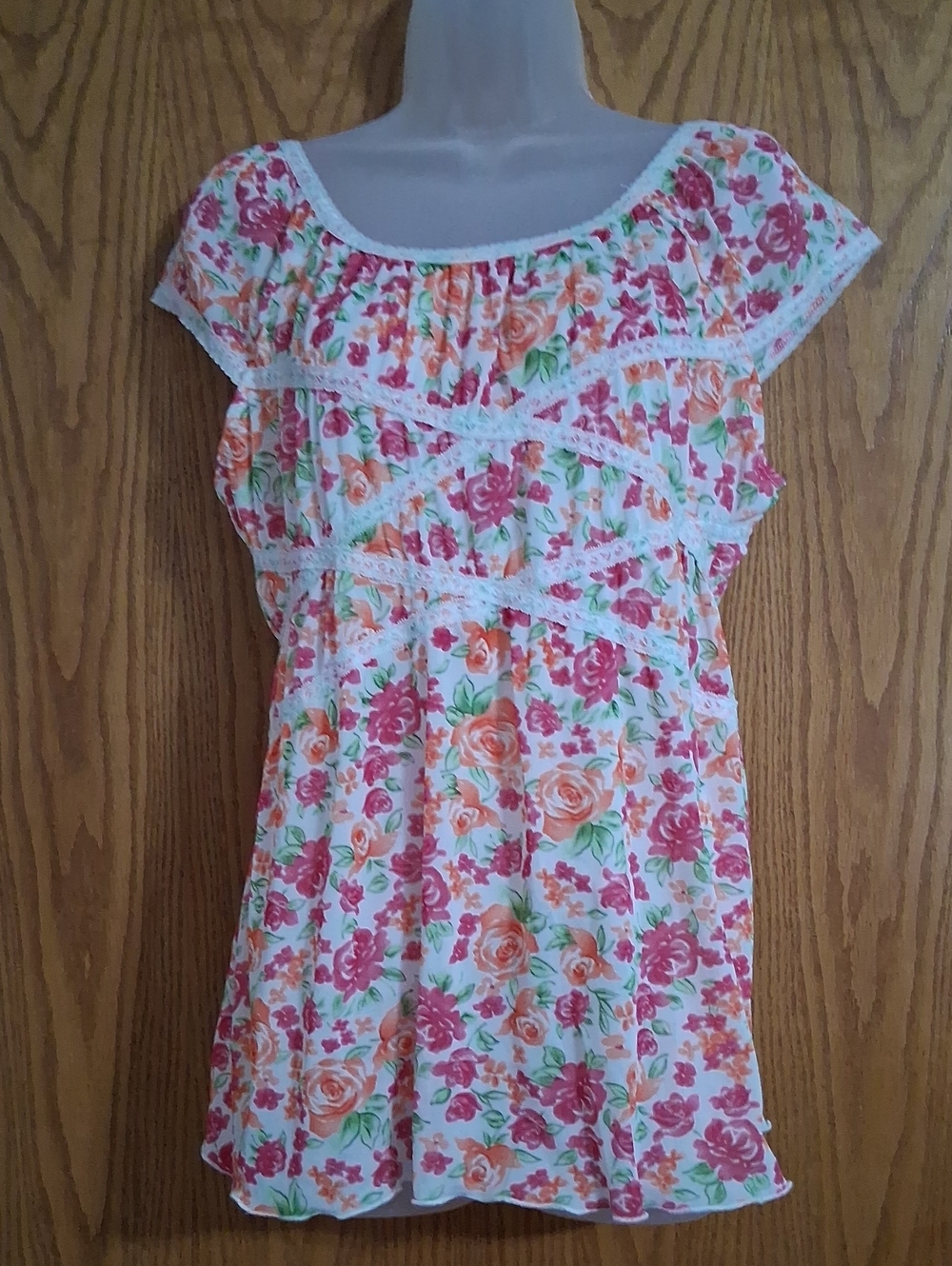 Maternity Annoucements top, size L